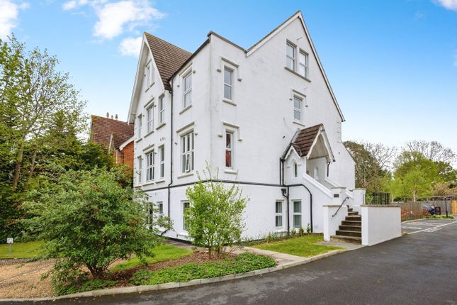 London Road, Guildford GU1 2 bed apartment for sale