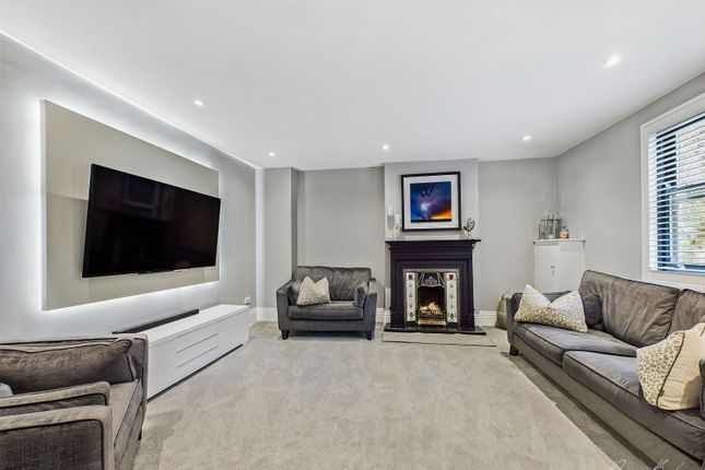 6 bedroom semi-detached house for sale