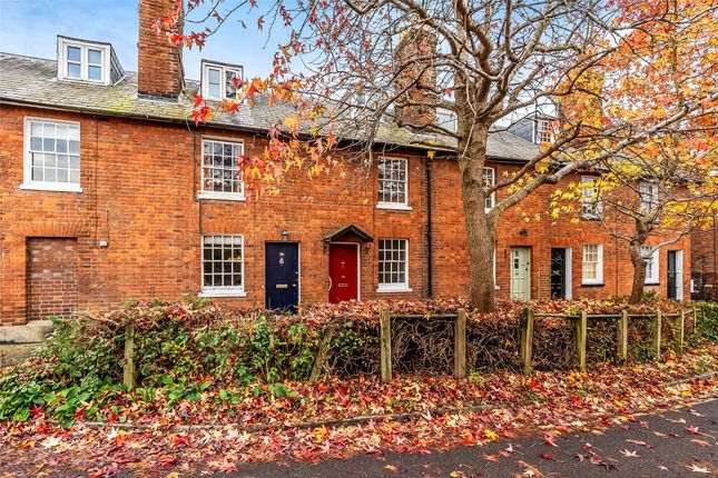 Church Street, Dorking, Surrey, RH4 2 bed terraced house for sale
