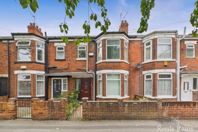 Southcoates Lane, East Yorkshire HU9 3 bed terraced house for sale