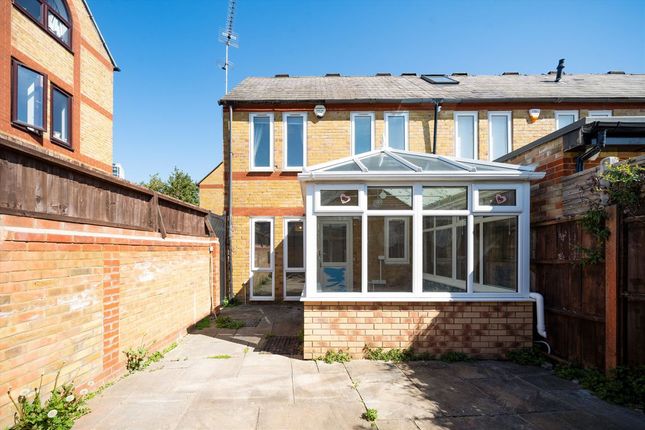 Lime Close, London E1W 3 bed end of terrace house for sale