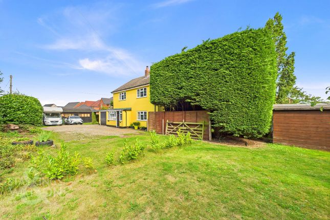 Salhouse Road, Rackheath, Norwich 3 bed detached house for sale