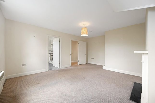 Avenue Gardens, Acton 2 bed flat for sale