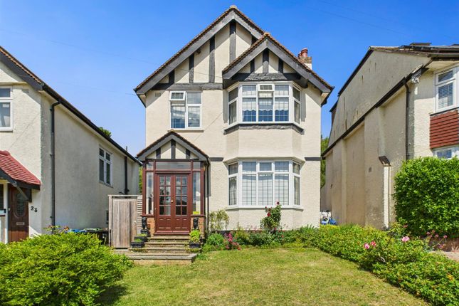 Mead Way, Coulsdon CR5 3 bed detached house for sale