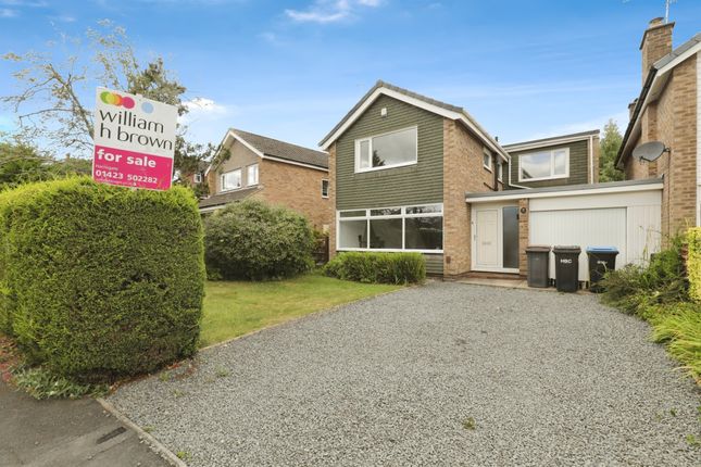 3 bed link detached house