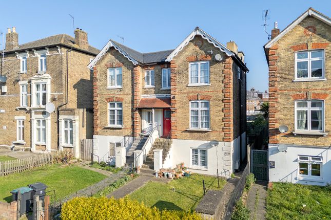 Truro Road, London, Greater London, N22 2 bed semi