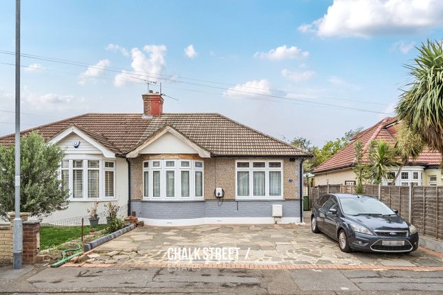 Tolworth Gardens, Chadwell Heath, RM6 2 bed semi
