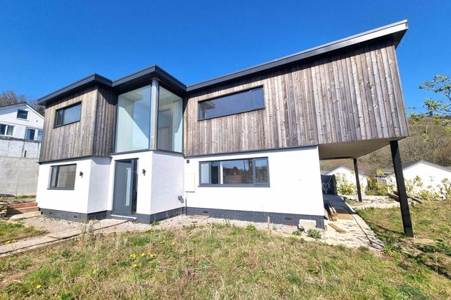 6 bed detached house