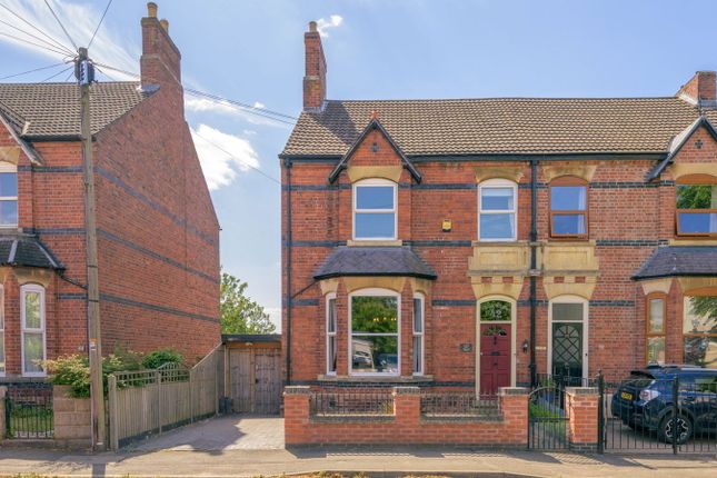 4 bedroom semi-detached house for sale