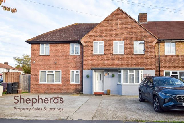 Raglan Avenue, Waltham Cross EN8 6 bed end of terrace house for sale