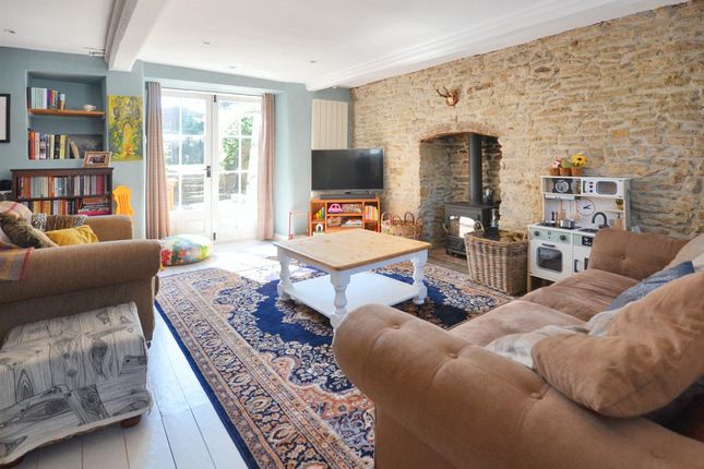 Station Road, Stalbridge 2 bed end of terrace house for sale