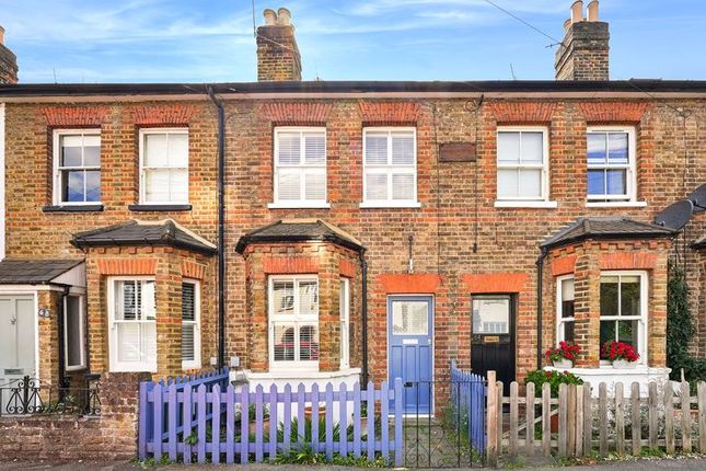 Angel Road, Thames Ditton, KT7 2 bed terraced house for sale