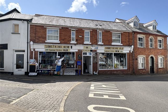 Victoria Square, Devon EX22 2 bed apartment for sale