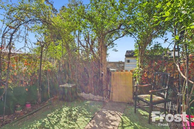 Shellfield Close... 1 bed terraced house for sale