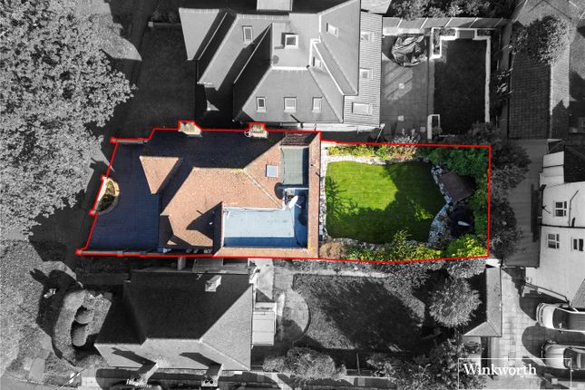 Salmon Street, London NW9 4 bed detached house for sale
