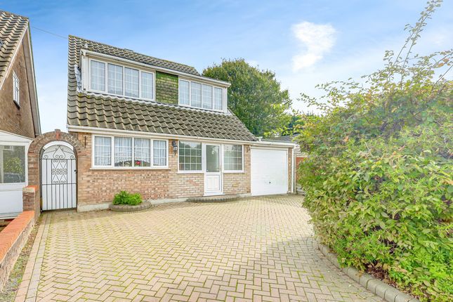 Asquith Gardens, Benfleet, SS7 4 bed detached house for sale