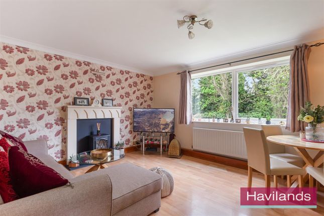 Gallus Close, London 2 bed flat for sale