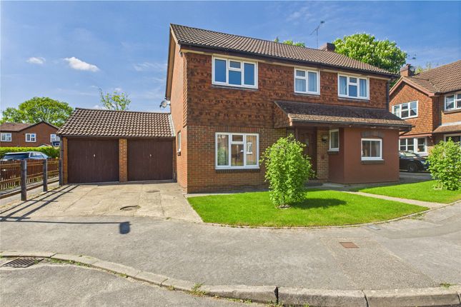 Whitebeam Gardens, Farnborough... 4 bed detached house for sale