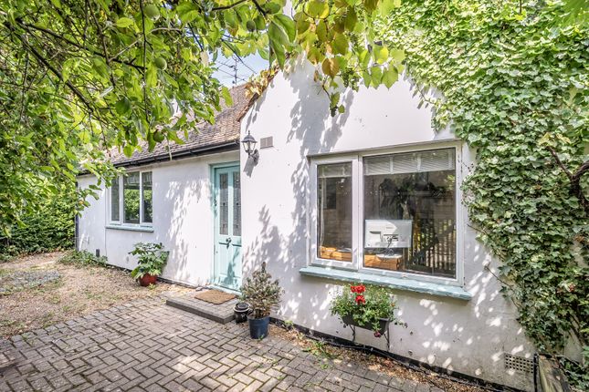 Peabody Road,  Farnborough, GU14 2 bed detached house for sale