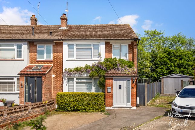 Dukes Close, Epping CM16 3 bed end of terrace house for sale