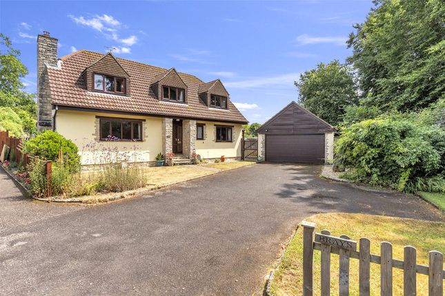 5 bed detached house