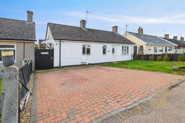 Hillside, Stowmarket IP14 3 bed bungalow for sale