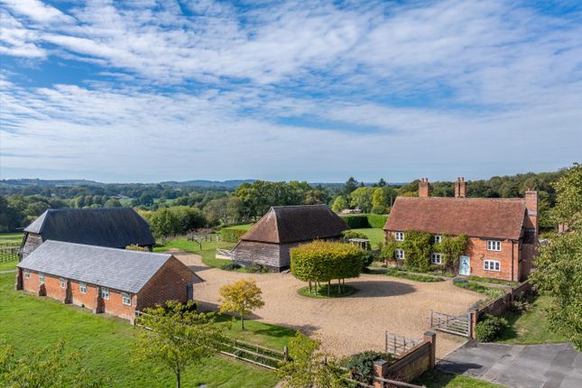 Headley, Thatcham, Hampshire, RG19 4 bed detached house for sale