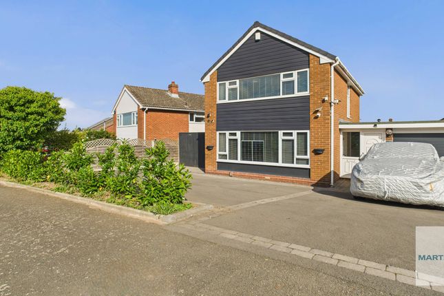 3 bedroom link detached house for sale