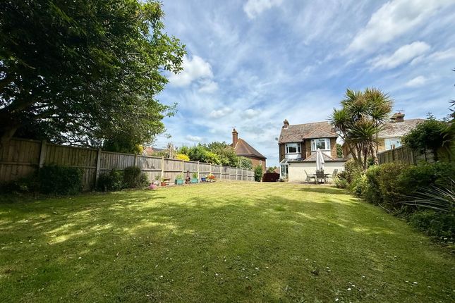 London Road, Sittingbourne ME10 4 bed detached house for sale