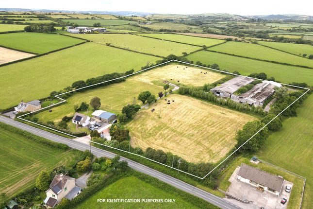 Trimsaran Road, Llanelli, SA15 3 bed property with land for sale