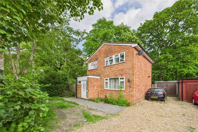 Fleming Close, Farnborough... 4 bed detached house for sale