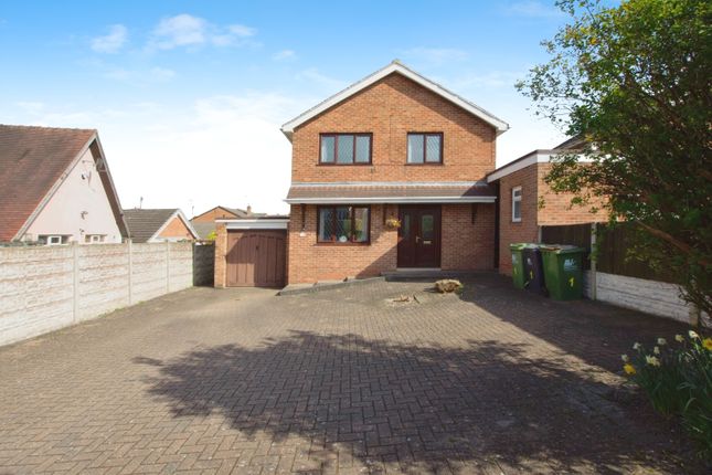 3 bedroom link detached house for sale