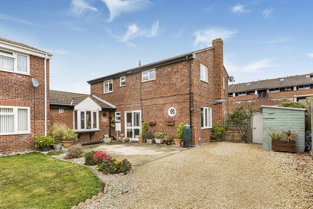 Hunters Close, Wantage, OX12 4 bed link detached house for sale