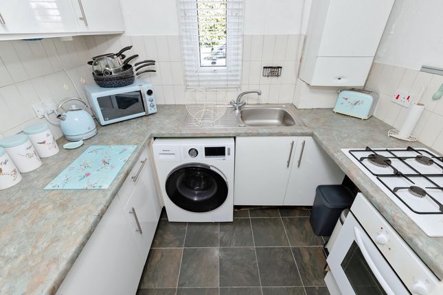 Richmond Road, Worthing, BN11 1 bed flat for sale