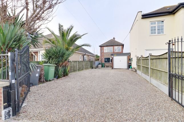 Parsonage Road, Rainham RM13 4 bed detached house for sale