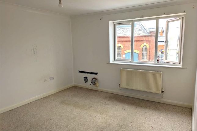 2 bed flat