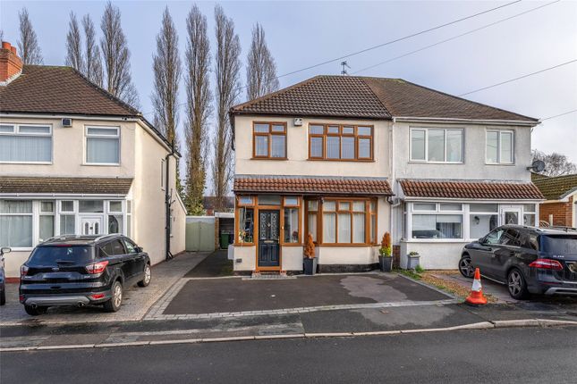 New Road, Wednesfield, Wolverhampton... 3 bed semi