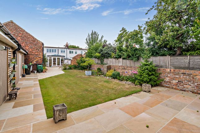 Main Street, Seamer YO12 3 bed terraced house for sale