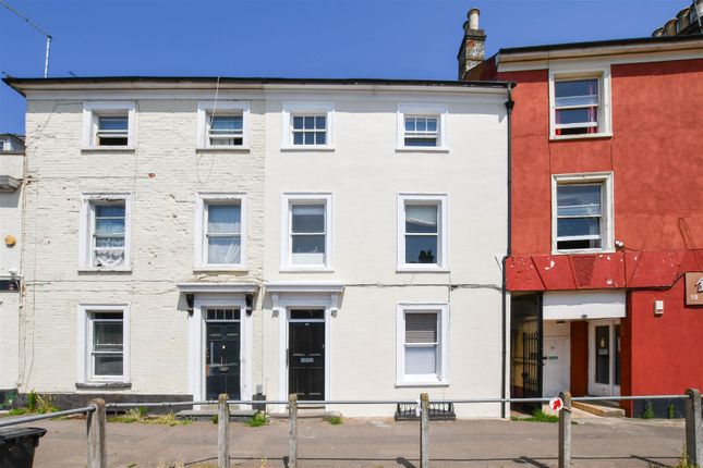 18 St. Marys Square, Newmarket CB8 1 bed flat for sale