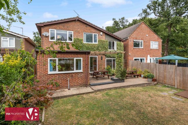 Broom Close, Waltham Cross EN7 4 bed detached house for sale