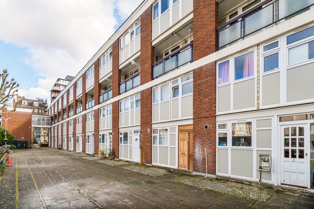 Heron House, Battersea SW11 3 bed ground floor maisonette for sale