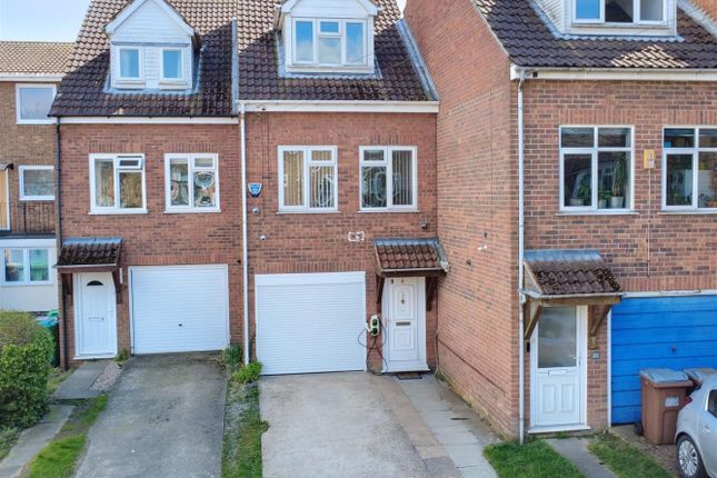 Petersham Mews, Lenton, Nottingham 2 bed terraced house for sale