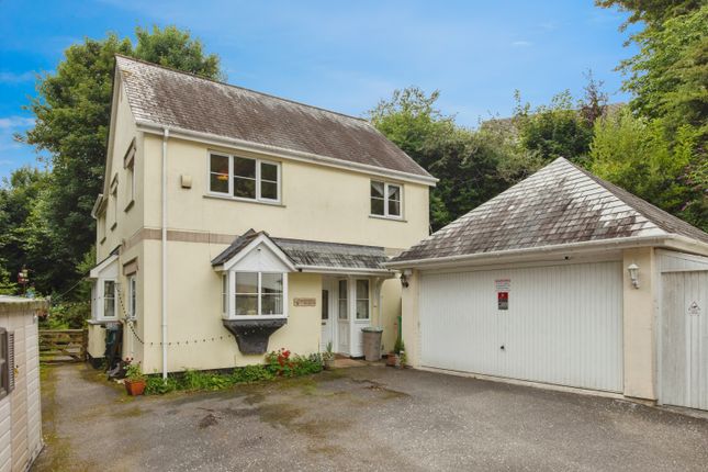 5 bed detached house