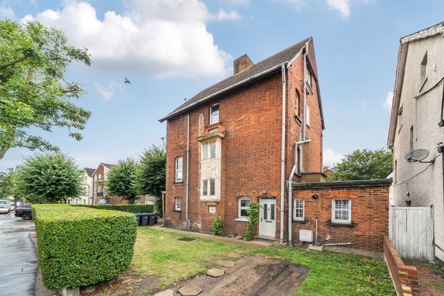 Norbury Avenue, Thornton Heath 1 bed apartment for sale