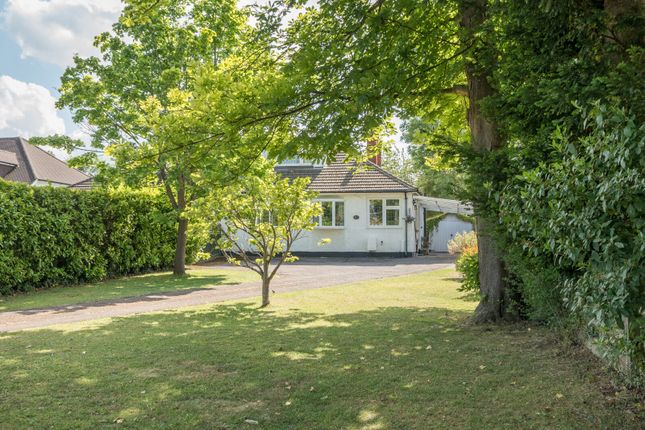 Kennel Lane, Fetcham, KT22 3 bed detached house for sale