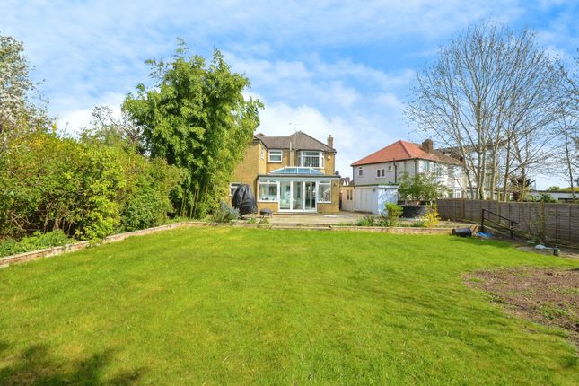 5 bed detached house