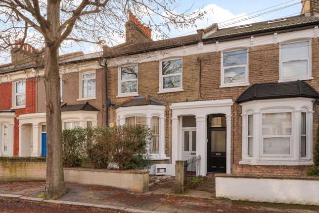 Nutcroft Road, Peckham, SE15 2 bed flat for sale