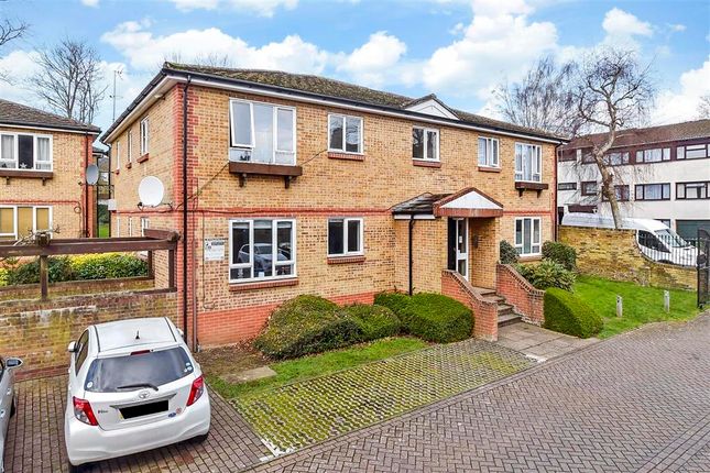 1 bedroom ground floor flat for sale