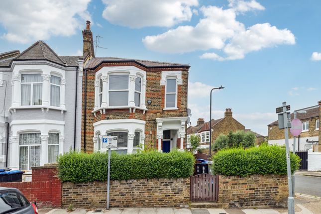 Linden Avenue, London NW10 2 bed apartment for sale
