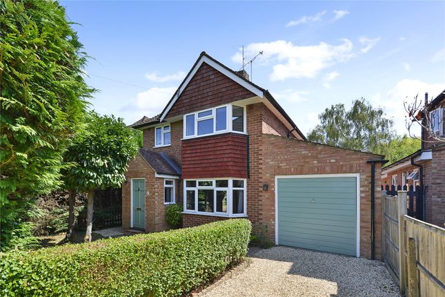 Johnston Walk, Surrey GU2 3 bed detached house for sale